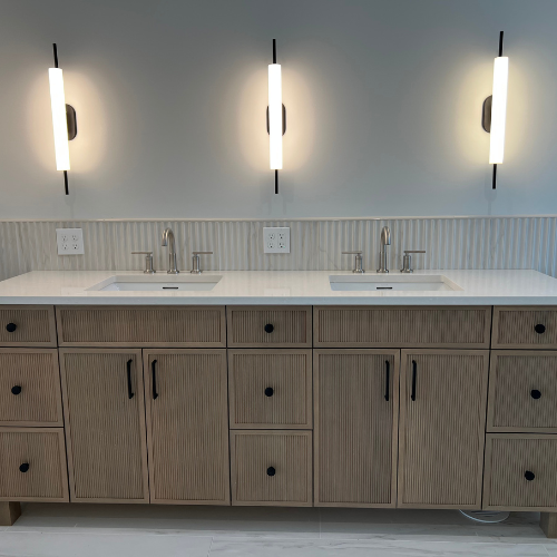 showroom bathroom, lighting